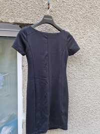Czarna sukienka Reserved 36