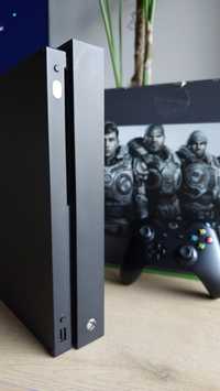 Konsola Xbox One X 1TB + Pad