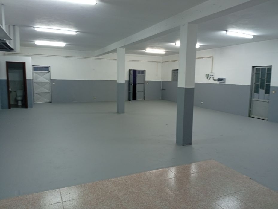 Arrenda  rés chão Armazém