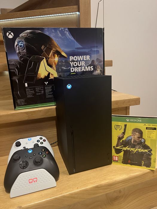Konsola Xbox Series X, 2 pady + ładowarka, Cyberpunk 2077