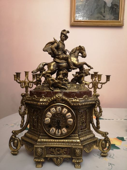 Zabytkowy zegar kominkowy