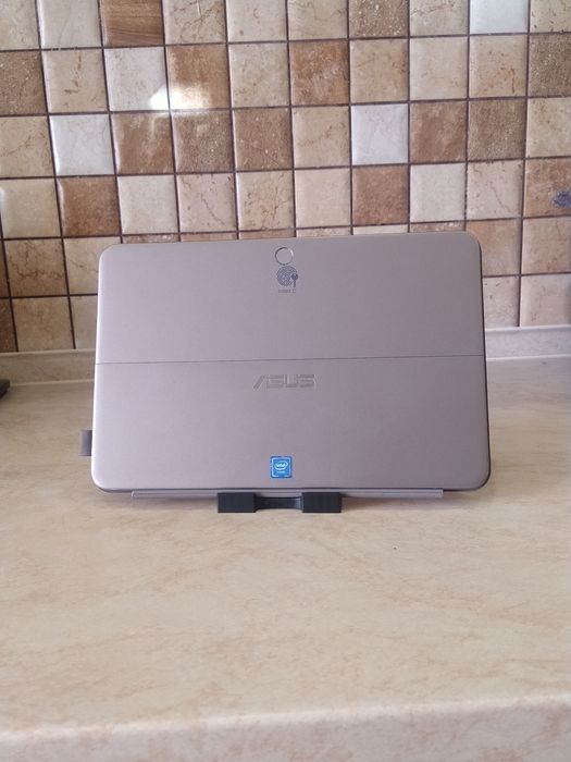 Нетбук планшет Asus 4/128 gb