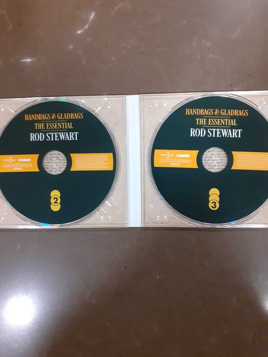 Caixa com 3 cds novos do rod stewart