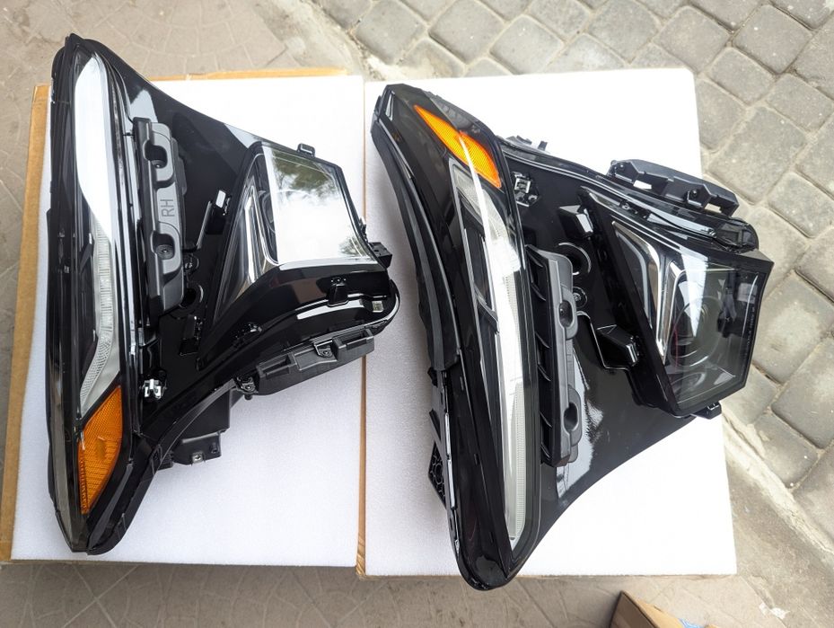 Фара права ліва Chevrolet Bolt EUV 42788714 42788713