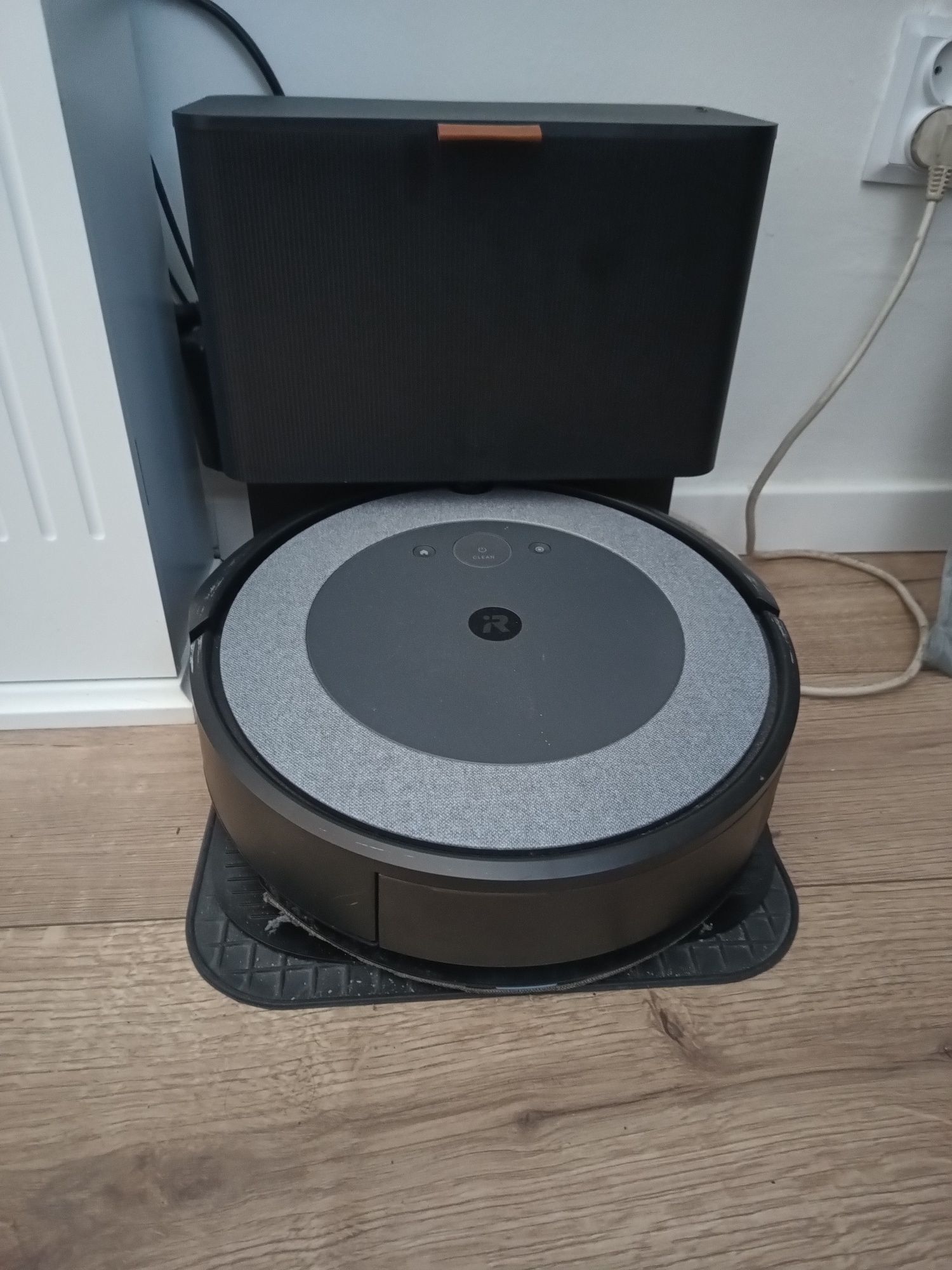 iRobot i5+ funkcja mopowania