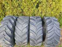 Opony 300/65 - R 18  ładowarka koparka Goodyear