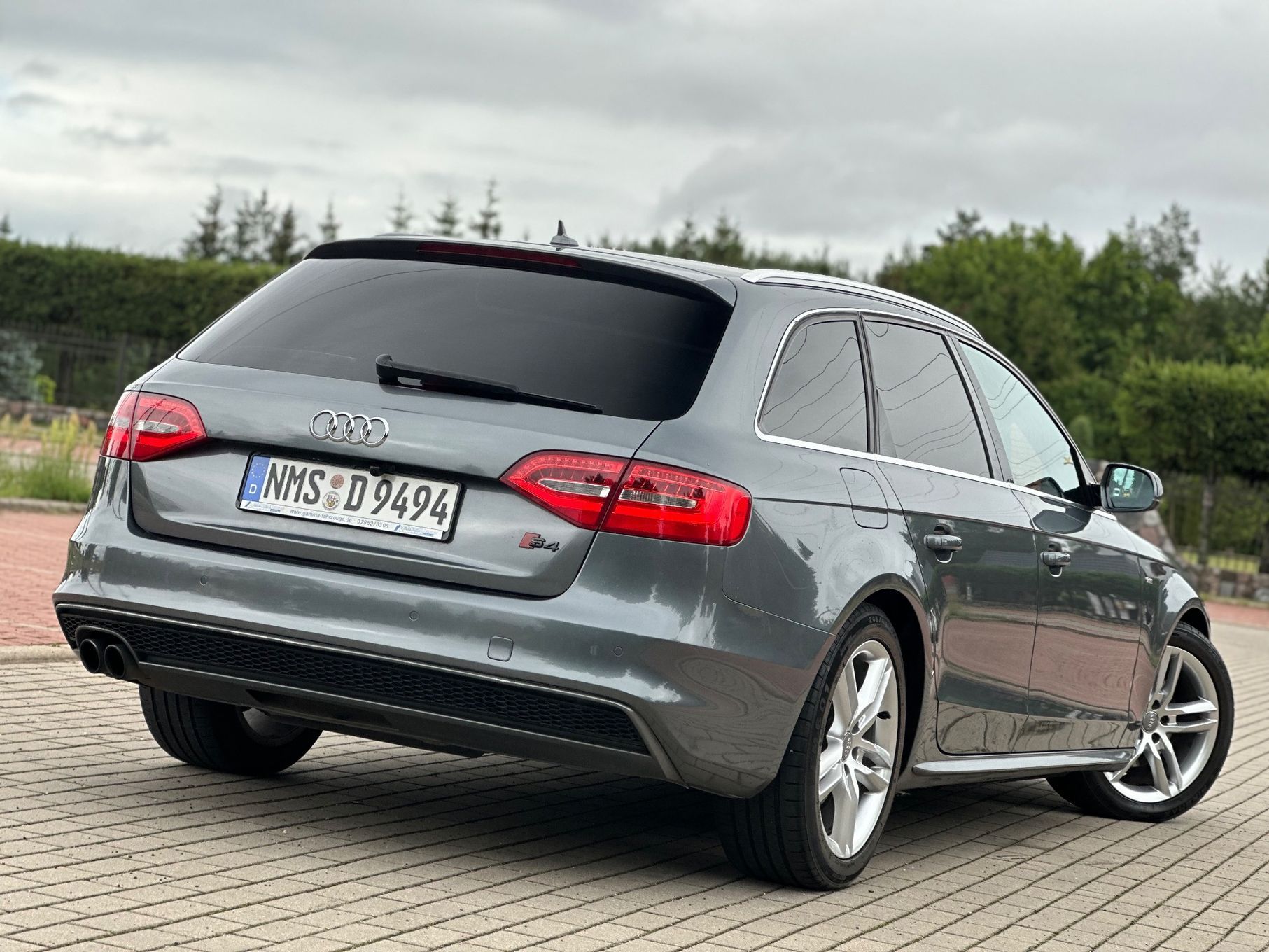 Audi A4 SLine*177Ps*B&O*DaytonaGrey*