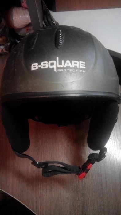 Детский горнолыжный шлем B-Square protection. Производство Германия.