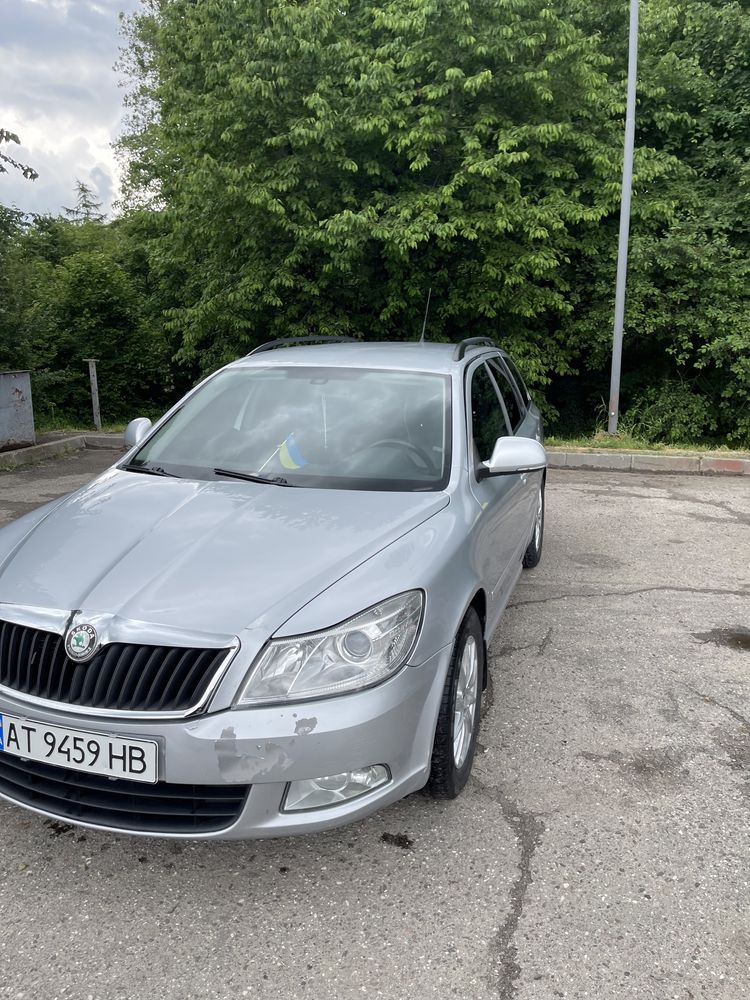 Продам skoda oktavia A5 гаражне зберігання