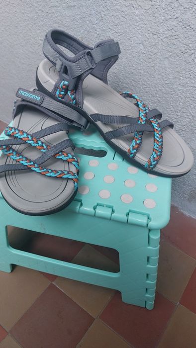 Жіночі босоніжки