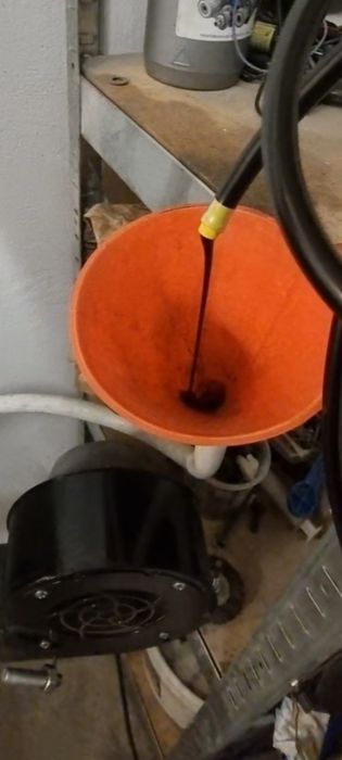 Dozownik do podawania  każdego oleju do pieca przepracowany pompka fil