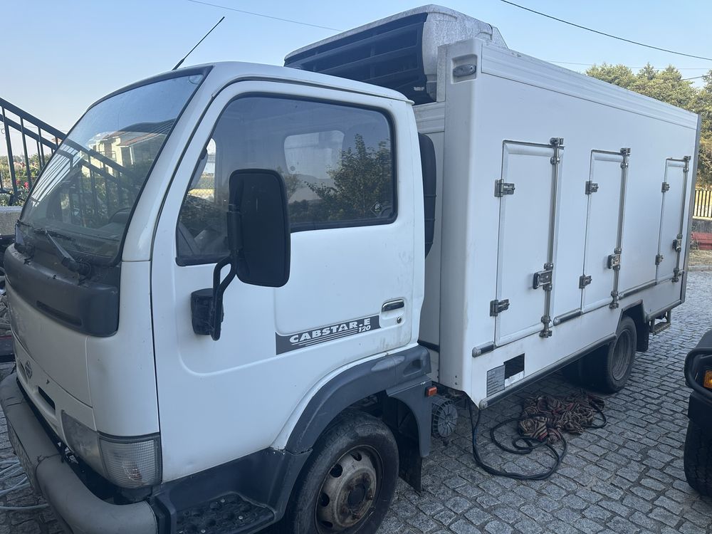 Caixa Isotérmica com motor de frio Carrier tudo a funcionar !