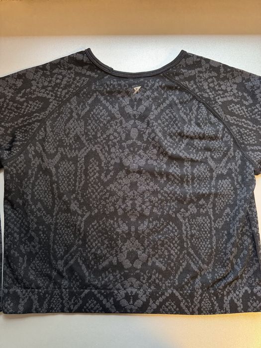 Кофта размер С (кроп топ)