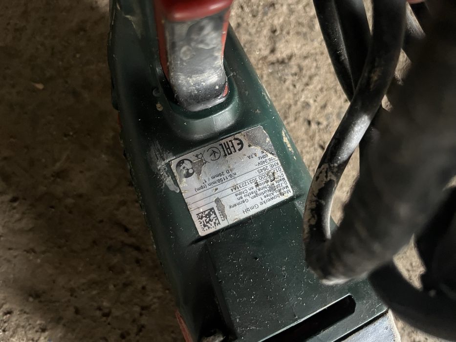 2 не рабочих перфоратора