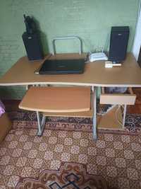 Стол для занятий или для компьютера