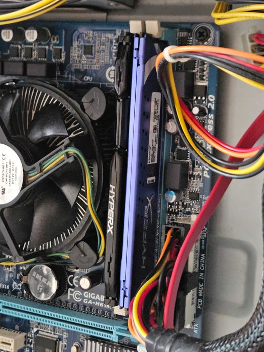 PC i3-3210 / 8GB DDR3 / GA-H61M-S1 / SSD 128GB