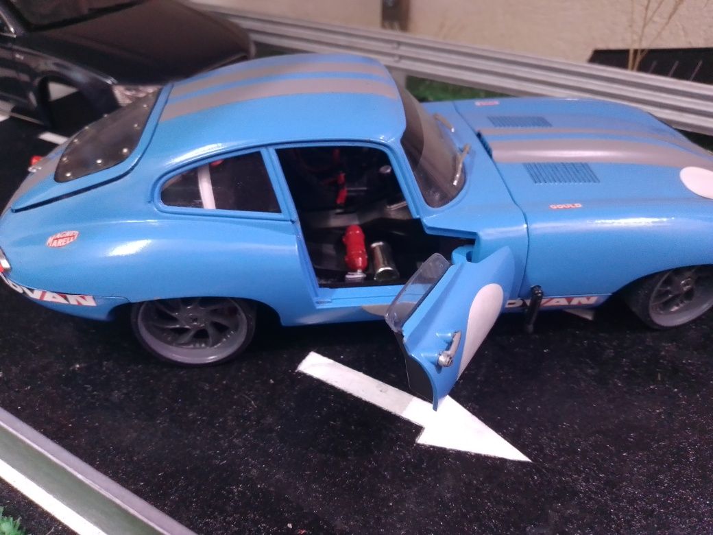 Miniatura 1/18 jaguar E