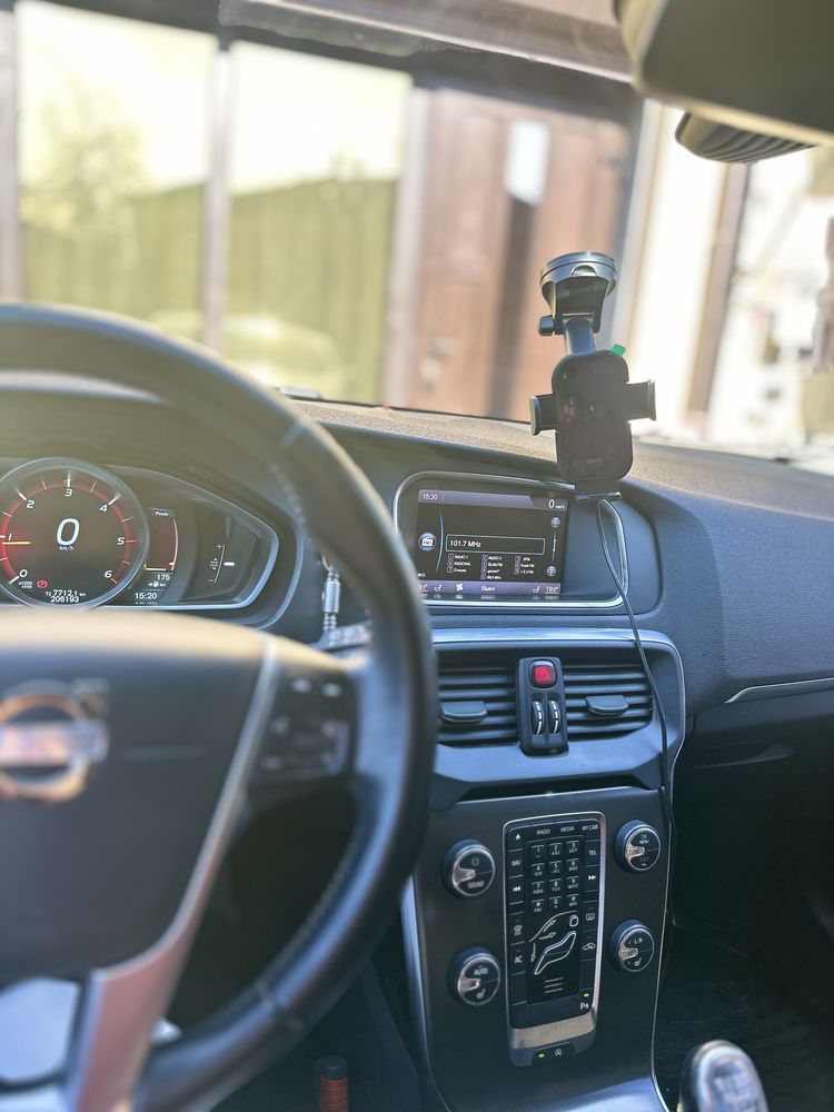 Volvo v40 2013 рік