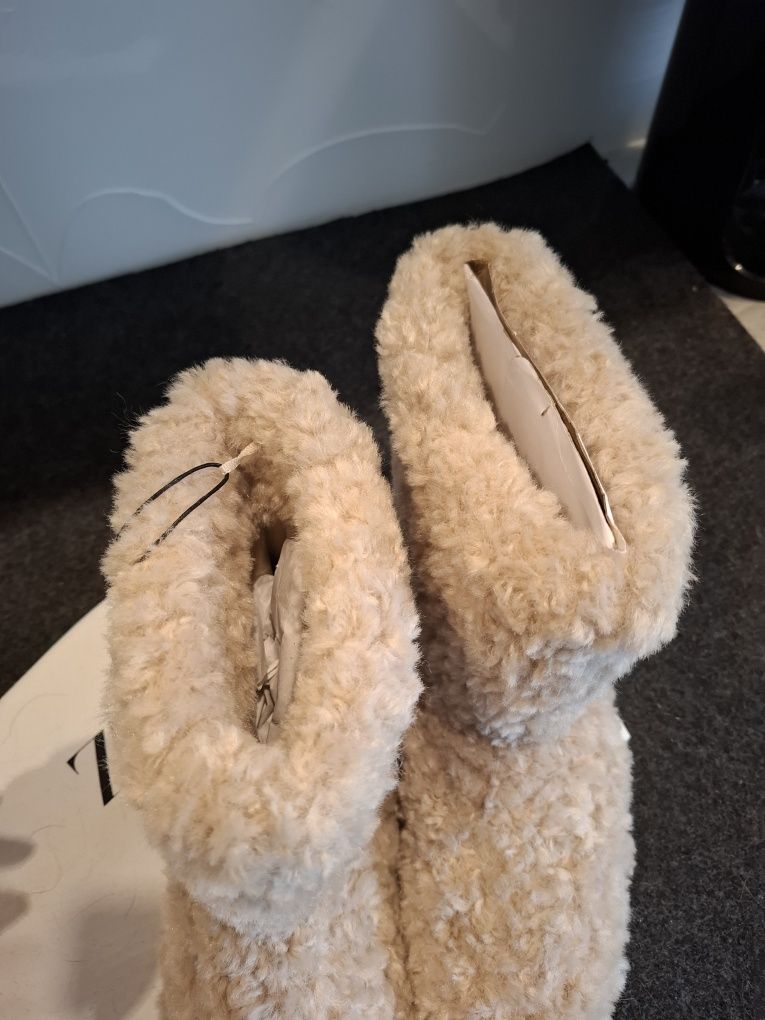 Kapcie,  botki z futerkiem,  Zara, rozmiar 38_ Nowe z metkami