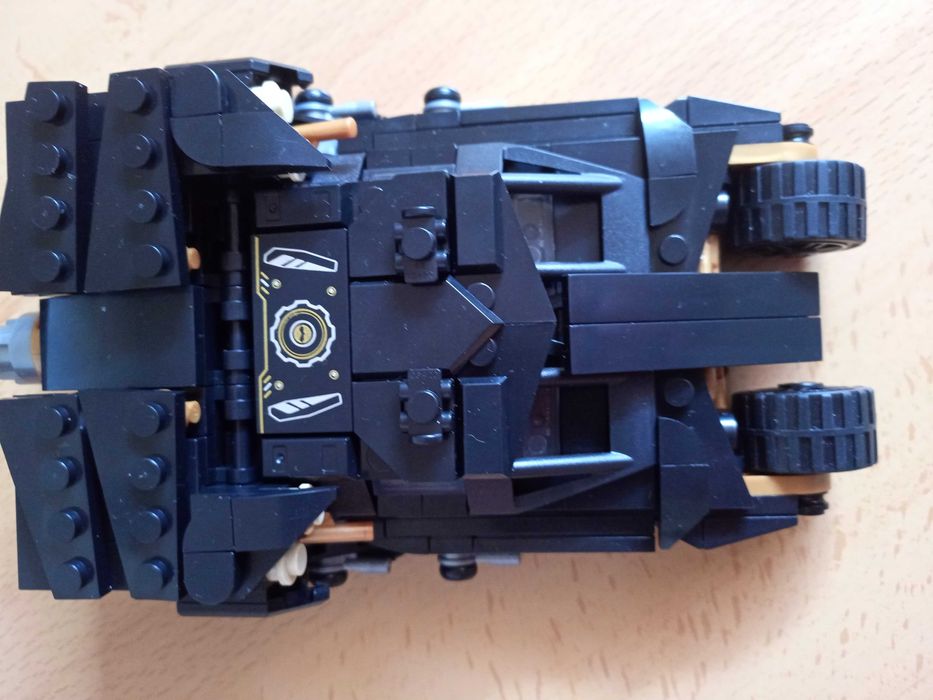 Batmóvel e mini figura Batman (231peças)