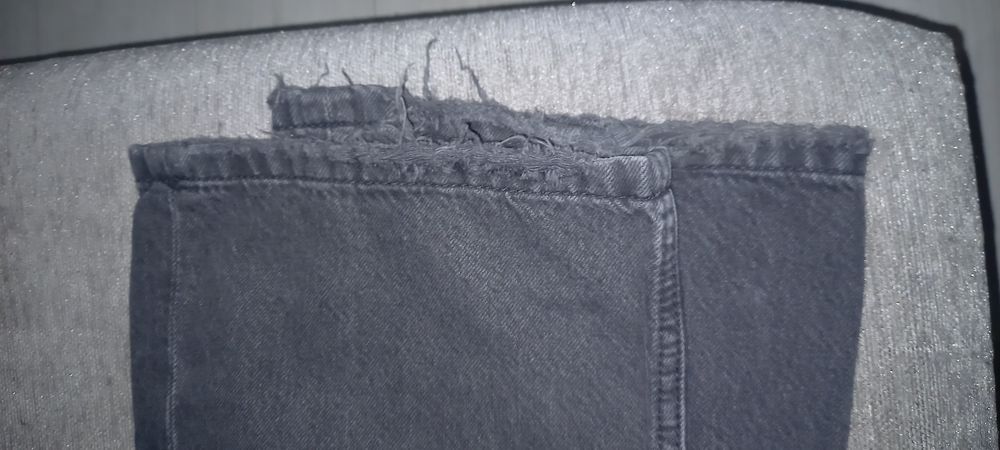 Джинси рвані в гарному стані