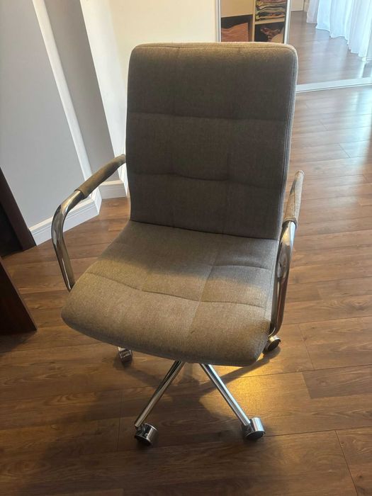 Sprzedam krzesło obrotowe