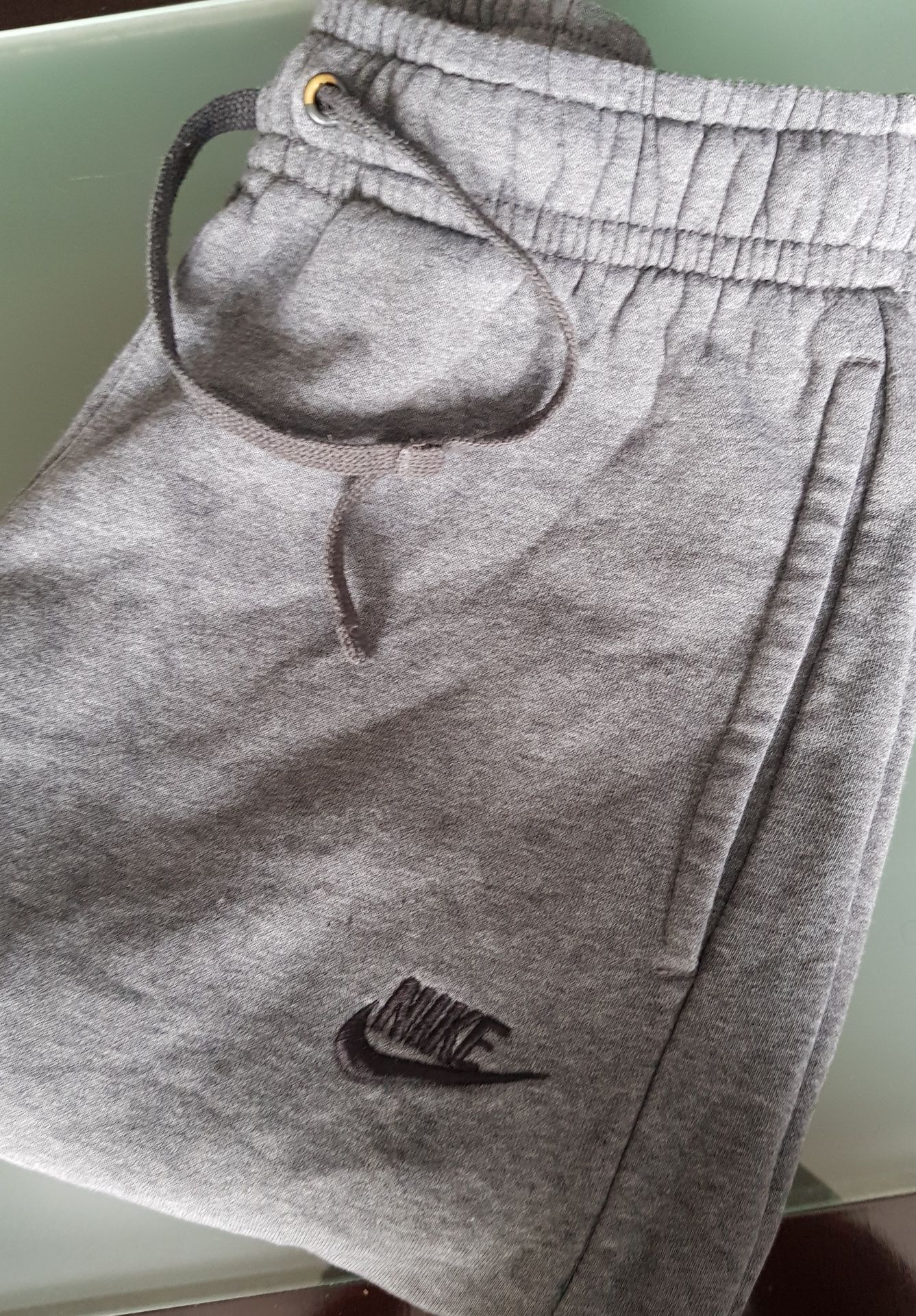 Spodnie dresowe firmy Nike M