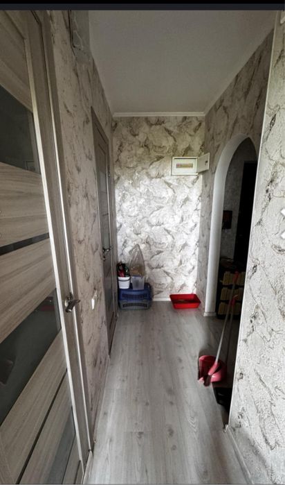 Продам  2 кім. квартиру Лівий берег Камянське