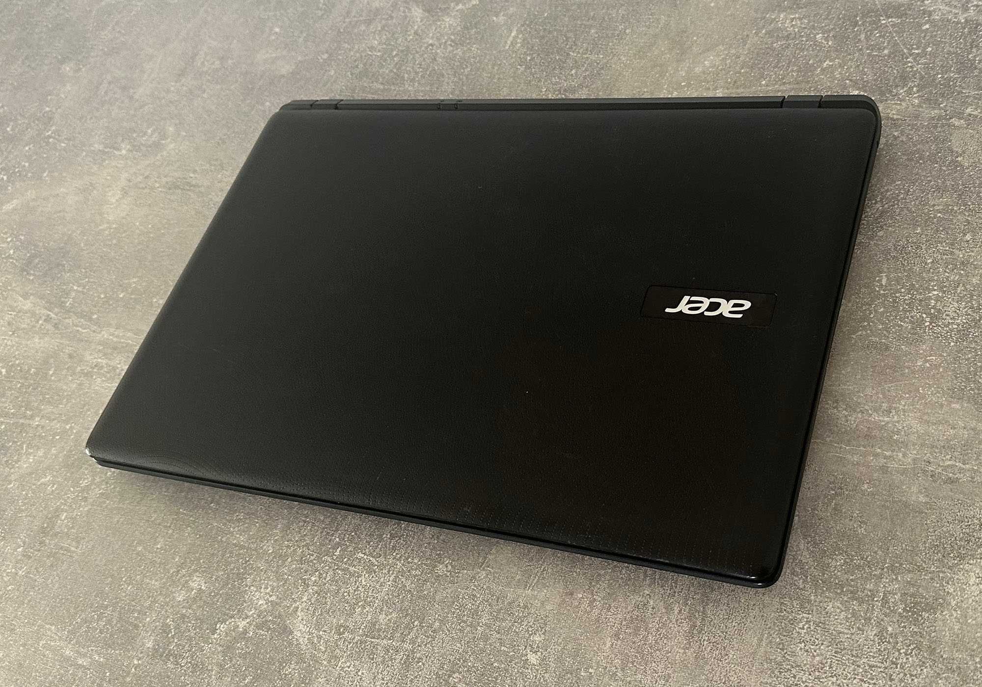 Ноутбук Acer Aspire ES1-521 (15.6" LED / 4 ядра / 8 ГБ RAM / 1 ТБ HDD)