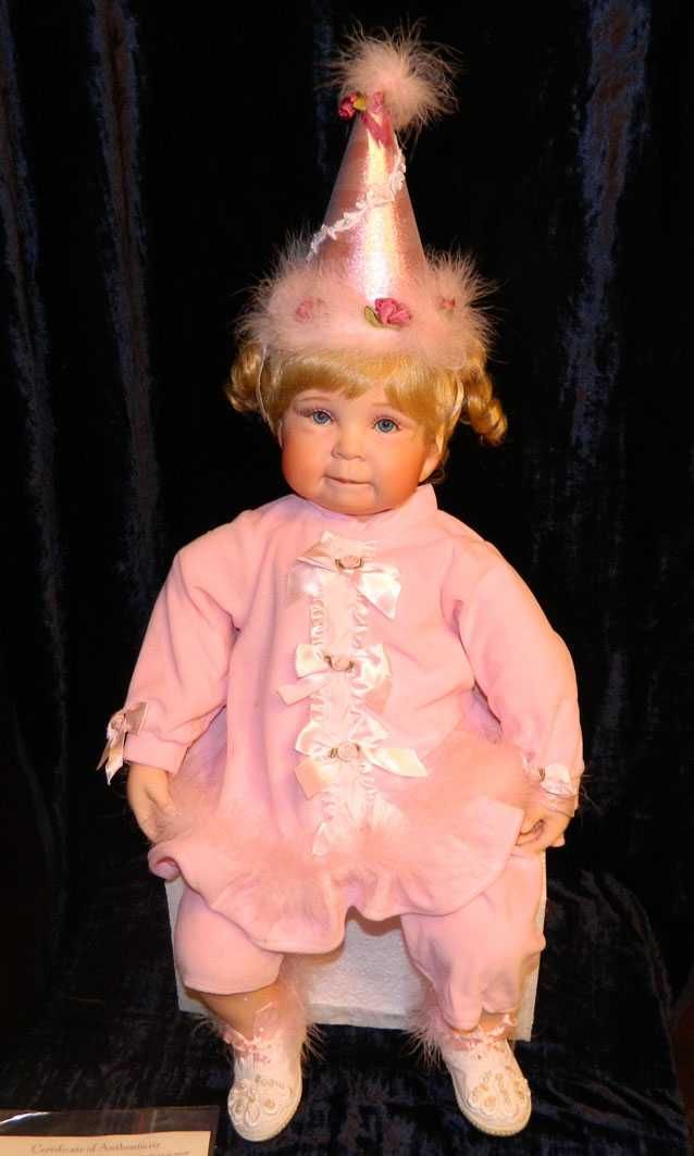 Кукла коллекционная фарфоровая  Особый День рождения от Донны Руберт