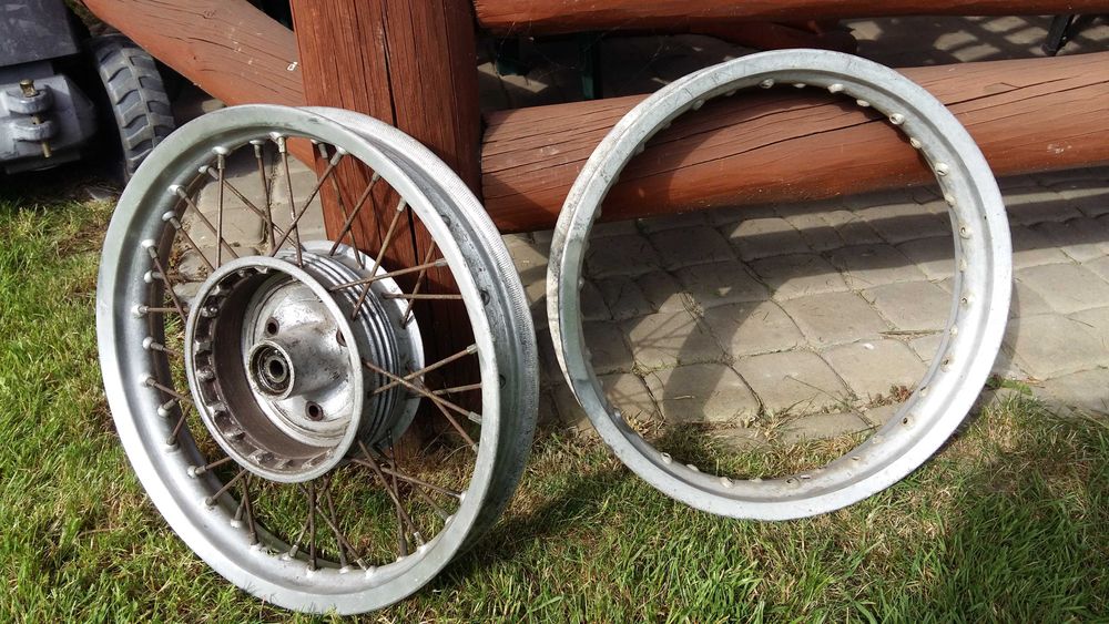 Części  motocykla MZ 250.Nyple chrom 70 szt oryginał DDR