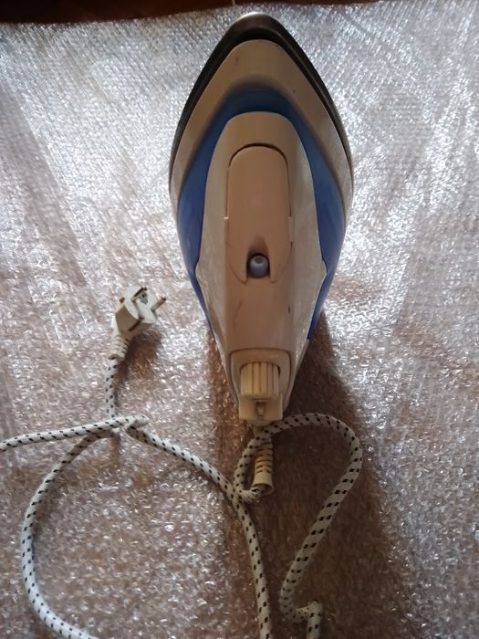 Продам утюг ALASKA.