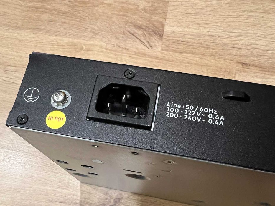 Aruba HP 2540 JL354A 24x1 Gigabit 4x10GbE SFP+ Ports L2 1U Switch