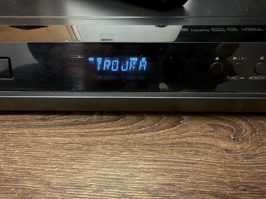 Kino domowe LG model SH52TH-W 300 W