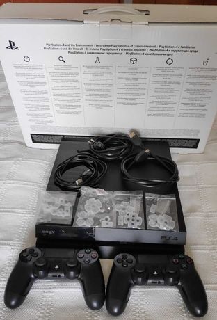 Consola PS4 + 2 Comandos Originais + Cabos + Borrachas, Molas Comandos
