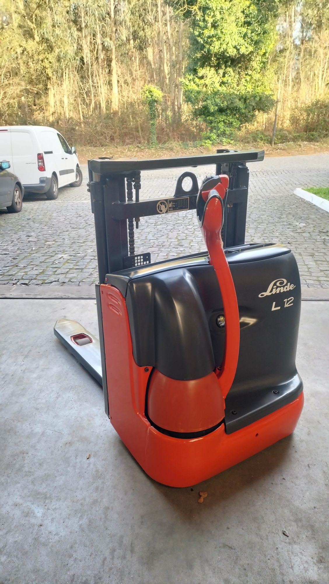 Empilhador / Stacker Linde 1200kg , Duplo 1,60mt ,