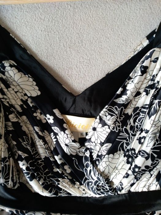 Sukienka elegancka w kwiaty satyna czerń biel XL 44/46
