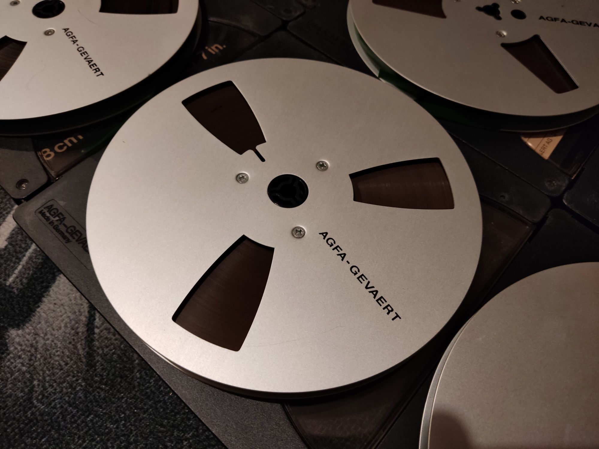 Szpulę  Agfa aluminiowe 18cm