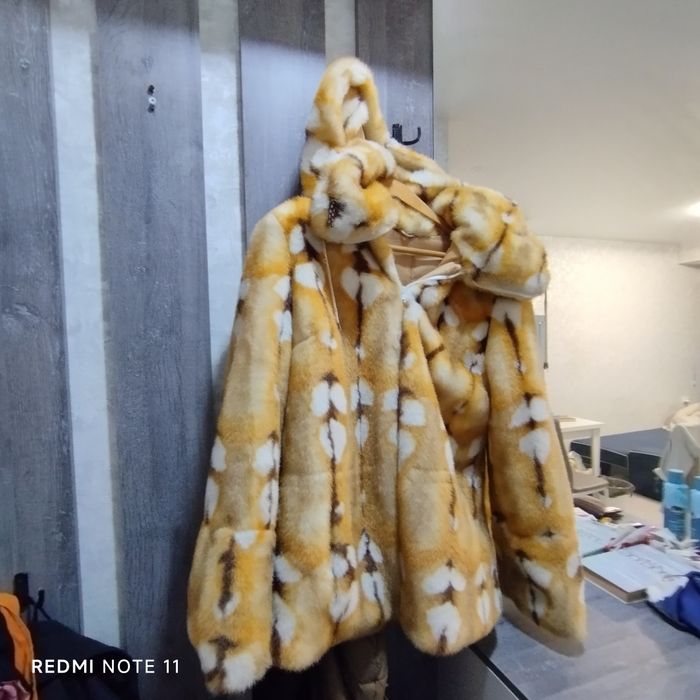 Шуба Штучна, з капюшоном,яскрава