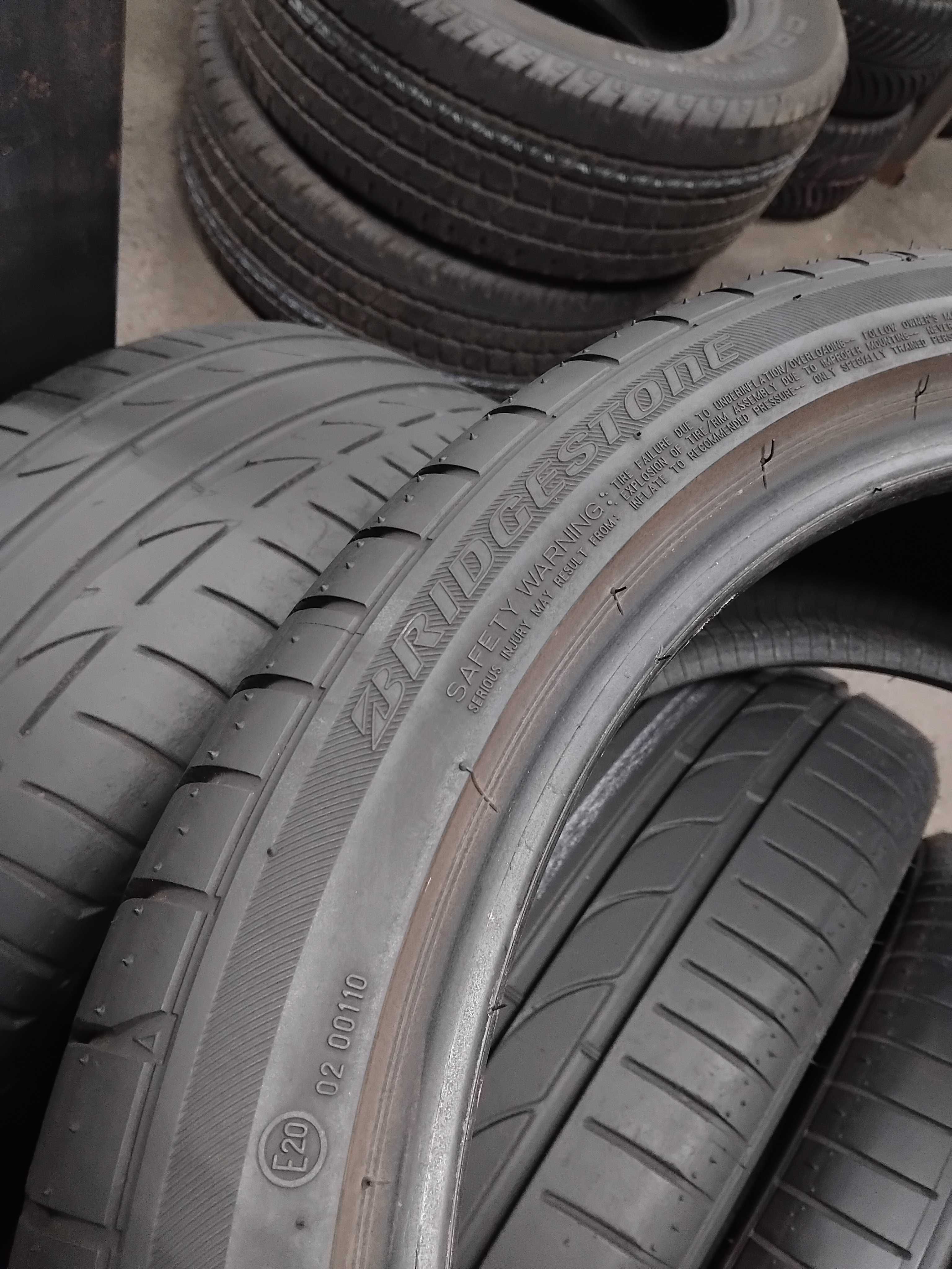 Шини бу 235/40 R19 Bridgestone Potenza S001 Комплект Літо