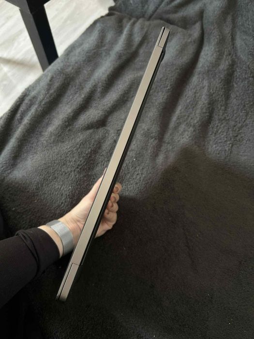 Macbook pro 2018 stan idealny i5 ssd