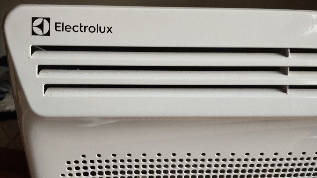 Електричний конвективно-інфрачервоний обігрівач Electrolux E