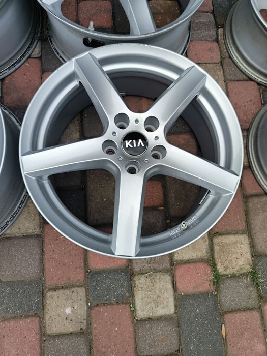 Felgi aluminiowe 18 KIA Cee'd Pro Sportage II Venga  Carnival 5x114.3