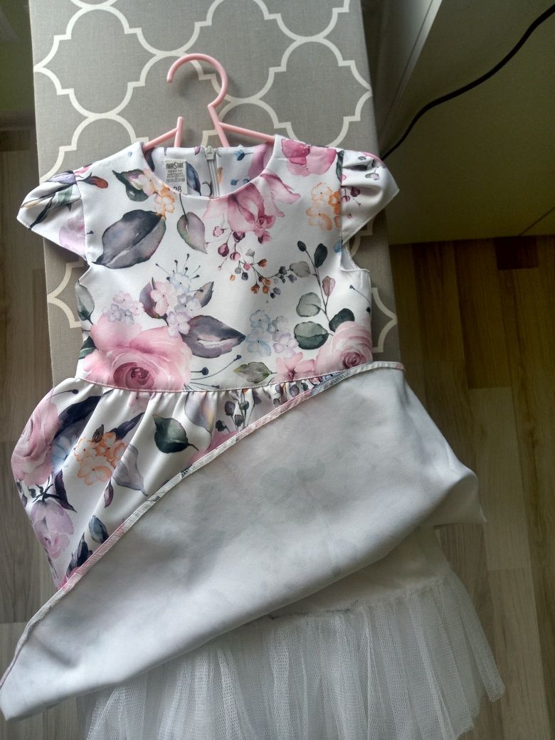 Elegancka sukienka rozm. 98 wesele, komunia, chrzciny