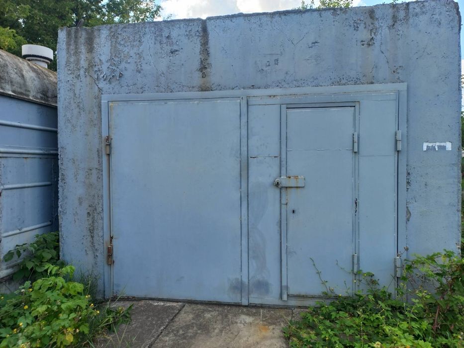 Продам бетонний гараж у гарному стані