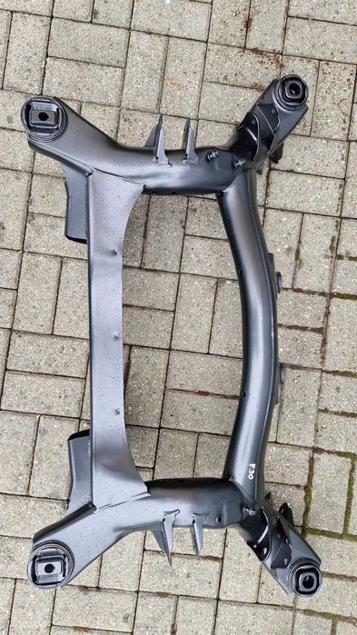 BMW 3 F30 F31 Tylny wózek sanki belka tylnego zawieszenia regenerowana