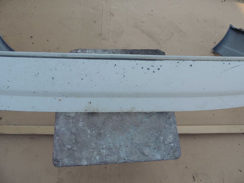 Zderzak tył tylny nakładka dokładka spoiler Opel Vectra A 88,89,90-95