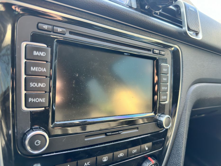 Магнітола RNS-510 WV Touareg Tiguan Golf Caddy Passat B6 B7 T5