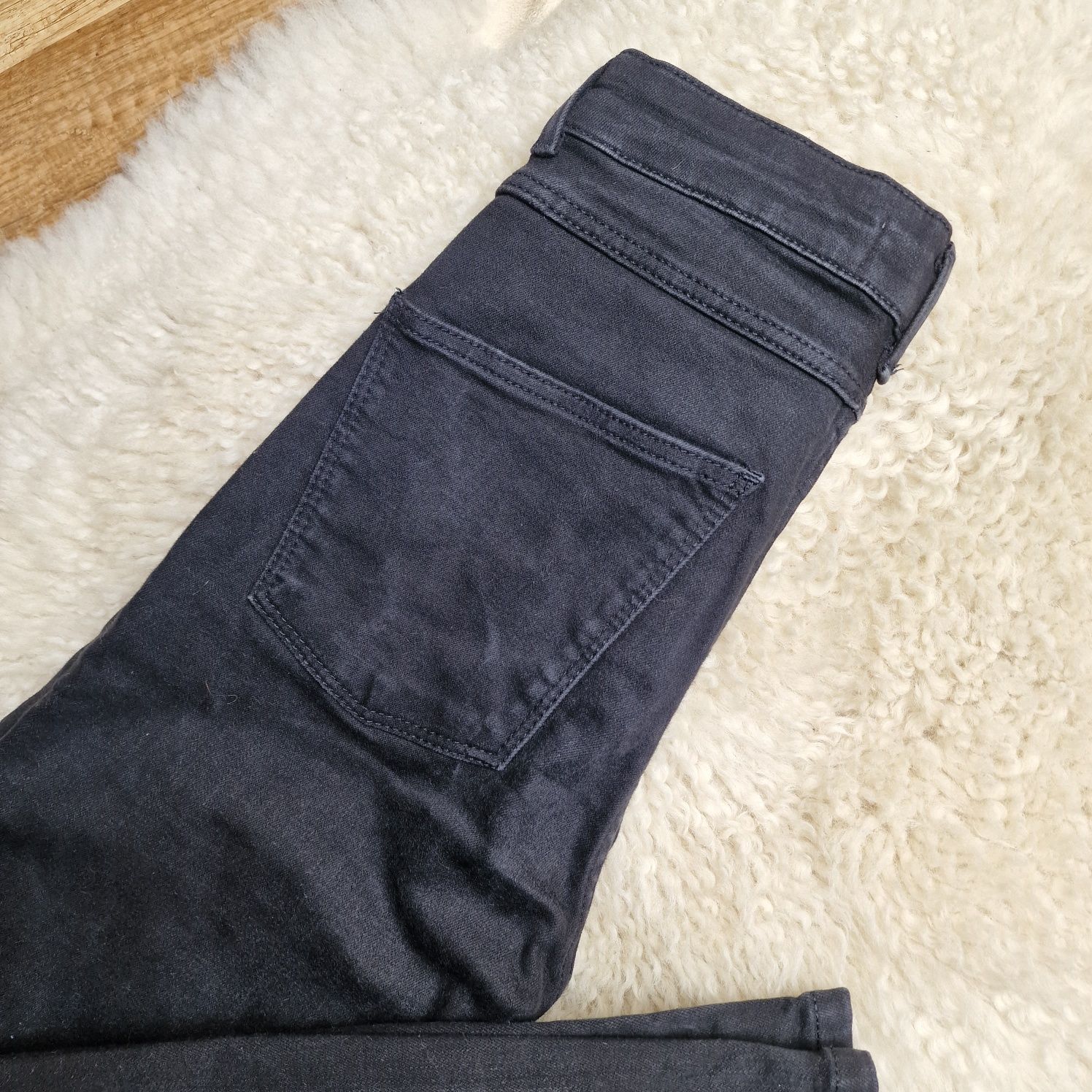 Czarne spodnie jeansowe rurki ZARA XS/34