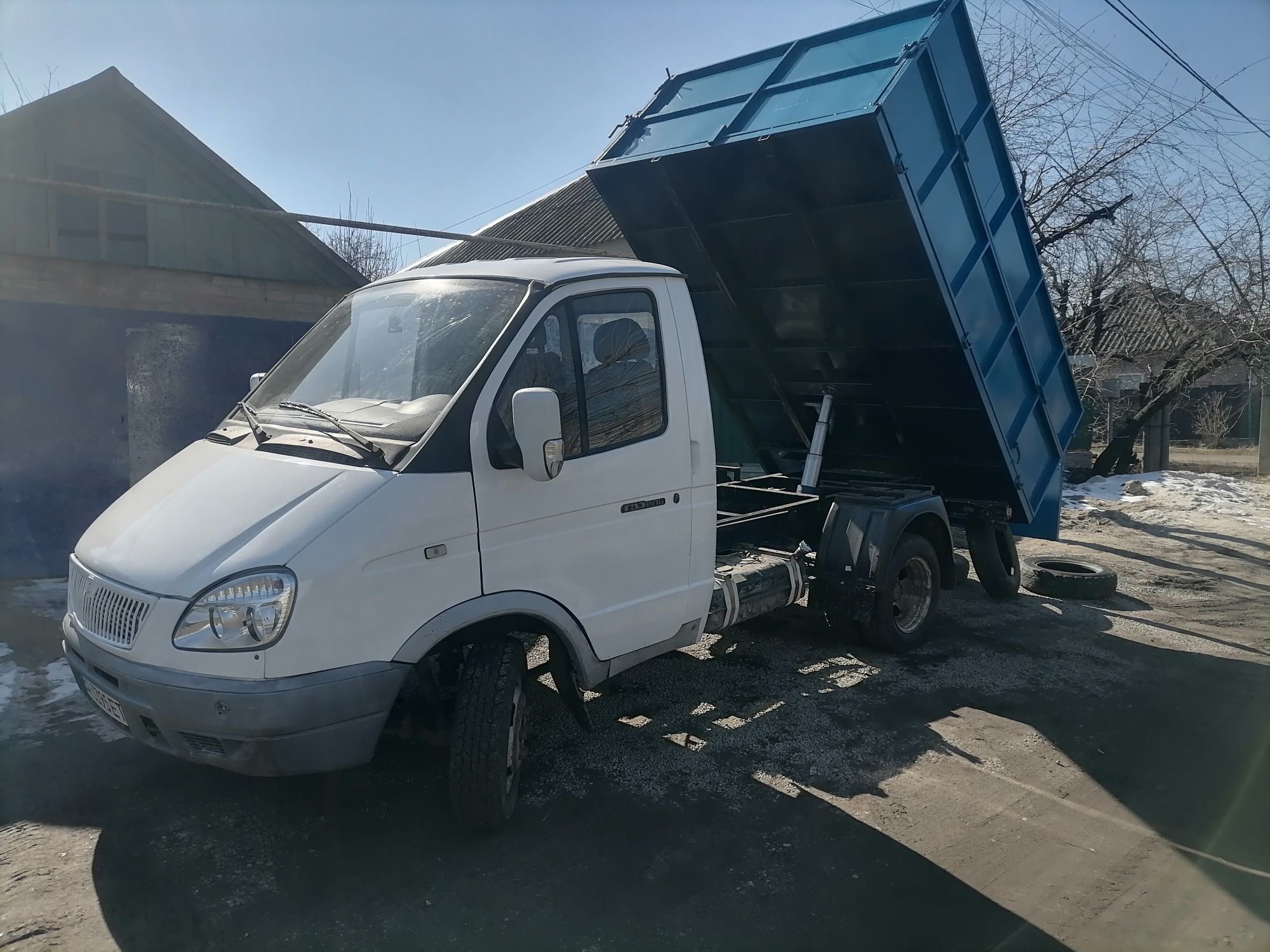 Песок,отсев,щебень,бут,цемент,дрова в мешках